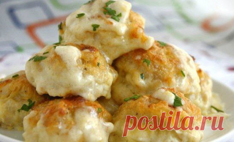 Нежные куриные шарики в сырно-сливочном соусе