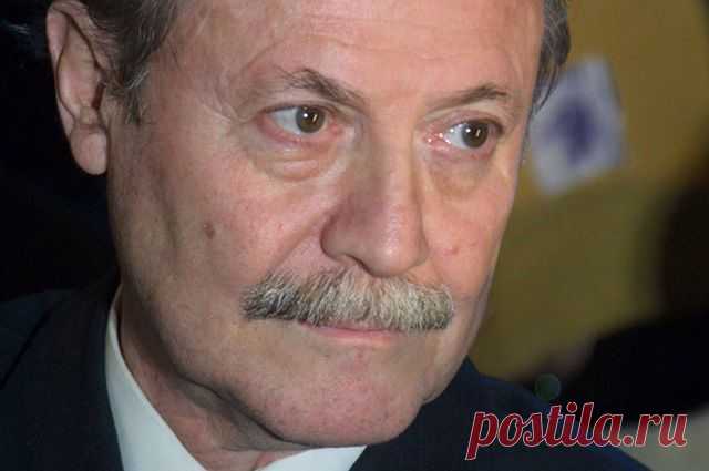 Кто такая нынешняя «элита»? Элитные клиники, школы, посёлки - о них кричат реклама, ТВ-передачи, статьи в глянцевых журналах. Но имеют ли они право на это звание - те, кто сегодня именует себя элитой?