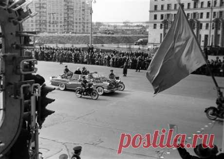 ЗИЛ-111В. Парадный кабриолет.