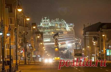 круизный лайнер Diamond Princess