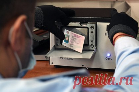 ГИБДД Москвы приостановила регистрацию авто и выдачу прав. Что об этом известно?. ГИБДД в Москве приостановила выдачу водительских прав и регистрацию транспортных средств. Причиной стал сбой в работе информационных ресурсов в подразделениях ГИБДД. При этом сроки возобновления предоставления данных услуг не называются. Об устранении неполадок в Госавтоинспекции пообещали сообщить дополнительно.