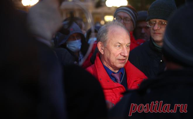 В Думу внесли представление о лишении Рашкина неприкосновенности. В соответствии с регламентом обсудить просьбу Генпрокуратуры депутаты смогут в течение недели