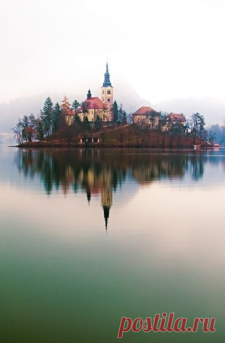 Blejsko Jezero / Lake Bled  -  СЛОВЕНИЯ --