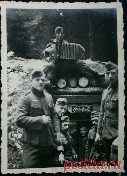 Жаргонные слова и выражения немецких солдат 

Alte Hase - 