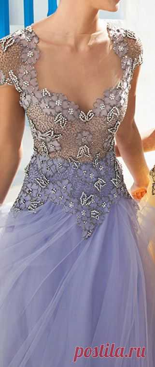 Найдено на сайте tbgowns.com.