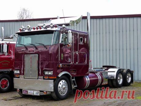 В Америке грузовики не просто машина по перевозу больших грузов, - это целый культ хрома, мощи, и рок-н-ролла...