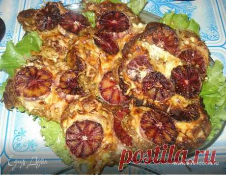 Мясо "Для гурманов". Ингредиенты: свинина, лук красный, сыр Блюдо однозначно понравится всем, кто сел за праздничный стол!!!))Мои гости были не просто в восторге! Для эксперимента я решила испробовать гибридный апельсин, но, уверяю Вас, что с обычными апельсинами мясо не будет менее вкусным))