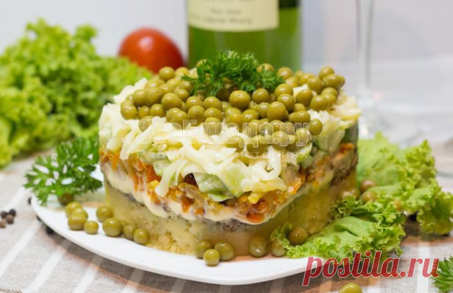 со шпротами, картошкой, зеленым горошком (сыр, огурцы) слоями, рецепт с пошаговыми фото | Все Блюда