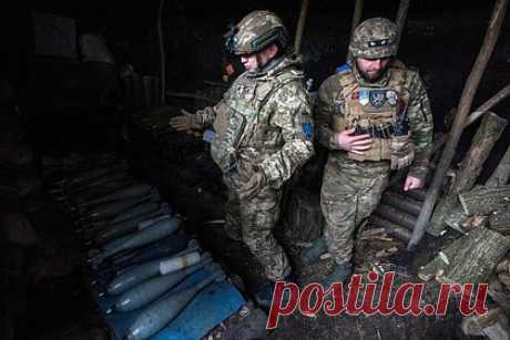 Генерал ВСУ указал на тяжелое положение украинской армии под Часовым Яром. Из-за увеличения интенсивности российского наступления для Вооруженных сил Украины (ВСУ) под Часовым Яром сложилась очень опасная ситуация. На тяжелое положение украинской армии указал генерал ВСУ в отставке Сергей Кривонос. Он добавил, что из-за российского наступления ВСУ несут высокие потери