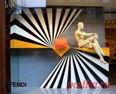 Renata Rozim Augusto приколол(а) это к доске Visual Merchandising | P…
