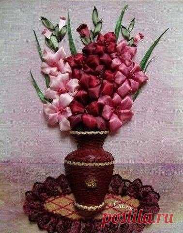 Вышивка лентами. Гладиолусы в вазе.