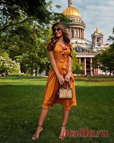 Оранжевый символизирует свободу и независимость от чужого мнения. Выполненные в его цвете платья выбирают уверенные в себе красавицы.