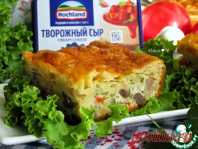 Заливной пирог с куриными желудочками. Теплый заливной пирог с куриными желудочками, сладким перцем и творожным сыром ТМ Hochland можно смело подавать на ужин, дополнив салатом из свежих овощей. Просто, вкусно и сытно. Попробуйте!