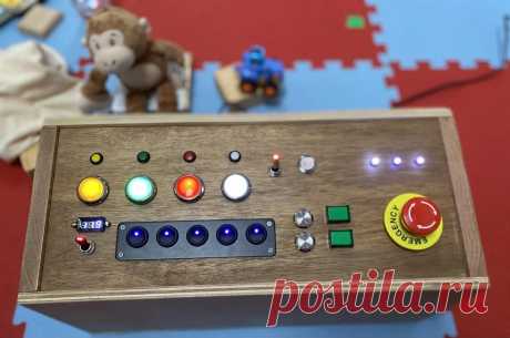 Электронный бизиборд - игрушка для детей Бизиборд (от англ. busy board, занимательная доска) – это доска с различными элементами для развития мелкой моторики и мышления ребенка. Главная задача бизиборда – предоставление ребенку интересных и безопасных объектов для самостоятельного исследования.Обычно бизиборд делается из различных