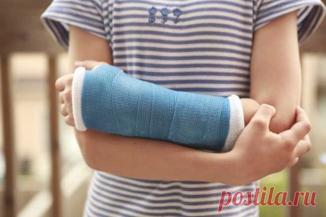 Как убрать отек после снятия гипса с руки?