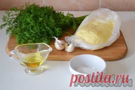 Сливочное масло с чесноком и зеленью - рецепт с фото