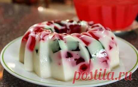 Торт желе – это красивый, вкусный и лёгкий десерт! Очень простой рецепт читайте здесь: eg.ru//go/https://eat.internet-i-ya.ru/kulinariya/deserty-i-sladosti/tort-zhele/