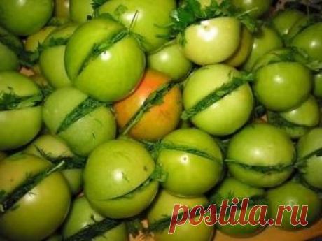 Не доспели помидоры, не беда.
Маринованные зеленые помидоры. Это такая вкуснятина! Ну вкуснейшая овощная закуска!

Как замариновать зеленые помидоры..