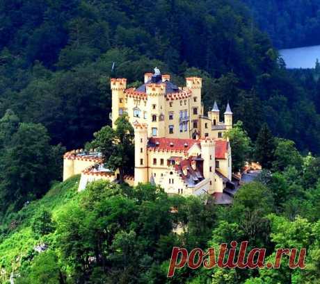 Hohenschwangau Castle - Bavaria, Germany | Dream Destinations | Pinte…