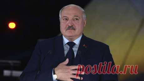 Лукашенко поздравил белорусов, празднующих Пасху 31 марта. Президент Белоруссии Александр Лукашенко поздравил белорусских католиков с Пасхой, которая празднуется 31 марта. Поздравление опубликовано на сайте президента. &quot;Искренне поздравляю вас с праздником Пасхи. Он несет в себе глубокий ...