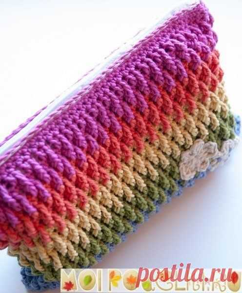 Модная вязаная косметичка крючком » В сети – себя просвети!