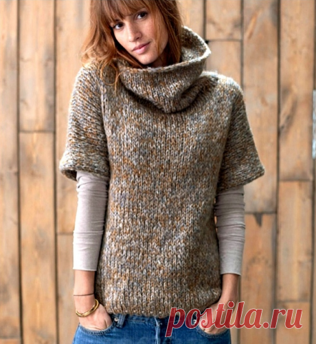 Вязаный пуловер-жилет с высоким горлом.