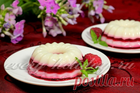 Сливочное желе с малиной