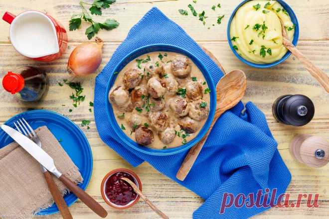 Köttbullar – einfach selbst gemacht Lecker und unkompliziert: Mit meinem einfachen Rezept für Köttbullar bringst du den schwedischen Klassiker für deine Lieben auf den Tisch.