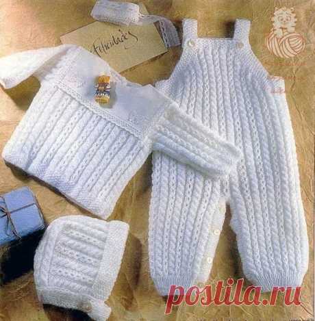 КОМПЛЕКТ ДЛЯ НОВОРОЖДЕННОГО БЕЛЫЙ ИЗ АКРИЛА

Комплект для новорожденного из комбинезона, кофточки и шапочки связан спицами.

Размер: на возраст 0-3 мес.

Вам потребуется: 200 г акриловой пряжи белого цвета, 17 пуговиц, квадратный воротничок, спицы № 2,5 и № 3.

Узоры для вязания:
Резинка:
вязать попеременно 1 лиц., 1 изн. Изн. р. вязать по рисунку.

Жемчужный узор (жемч. узор):
вязать попеременно 1 лиц., 1 изн., смещая узор в каждом р.

Двойная резинка:
вязать резинкой 1x1...