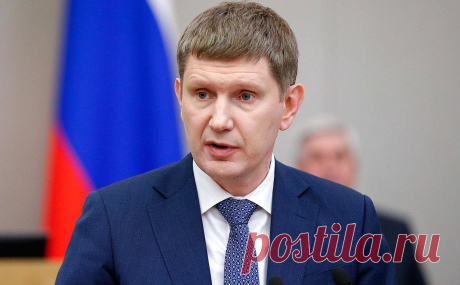 Решетников назвал излишне консервативным прогноз Всемирного банка по ВВП. Всемирный банк оценил сокращение российской экономики в 4,5% в 2022 году и 3,5% — в 2023 году. По словам Решетникова, аналитики, вероятно, не учли принимаемые российским правительством экономические меры