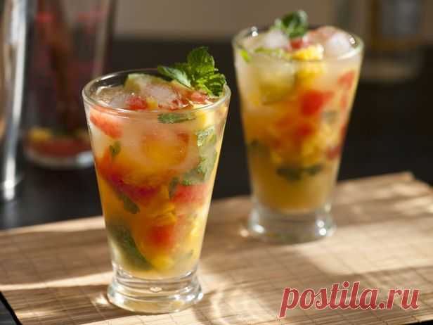 Chuck's Icebreaker Mojito Mix up this midsummer sip when the watermelons hit the farm stand. Throw cubes of the juicy fruit with pineapple, lime and mint — it's like a rum-spiked fruit salad!  | Best Summer Drink & Cocktail Recipes
