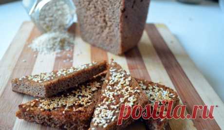Гренки из черного хлеба с кунжутом. Рецепт с пошаговыми фотографиями Рецепт приготовления гренок из черного бородинского хлеба с кунжутом с пошаговыми фотографиями, как приготовить гренки, как сделать гренки, гренки из черного хлеба, гренки фото, гренки к пиву,