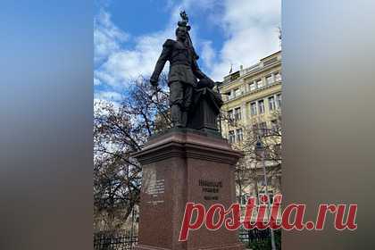 Депутат Рады вспомнил слова Николая II из-за ситуации вокруг Украины. Депутат Верховной Рады от партии «Оппозиционная платформа — За жизнь» Олег Волошин вспомнил слова последнего русского императора Николая II из-за ситуации вокруг Украины и процитировал его манифест о начале Первой мировой войны. Он добавил, что сегодня невозможно представить, чтобы дипломатическое напряжение переросло