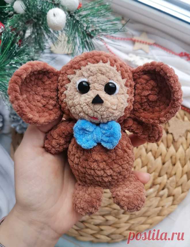 PDF Чебурашка крючком. FREE crochet pattern; Аmigurumi toy patterns. Амигуруми схемы и описания на русском. Вязаные игрушки и поделки своими руками #amimore - плюшевый Чебурашка из детского мультфильма Крокодил Гена и его друзья, маленький чебурашка из плюшевой пряжи.