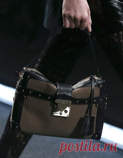 Коллекция prêt-à-porter весна-лето 2015 от LOUIS VUITTON