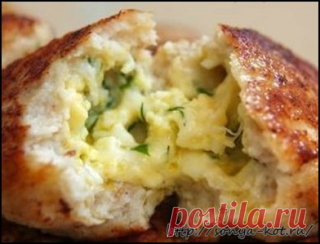 Куриные котлеты с начинкой из сыра и яйца