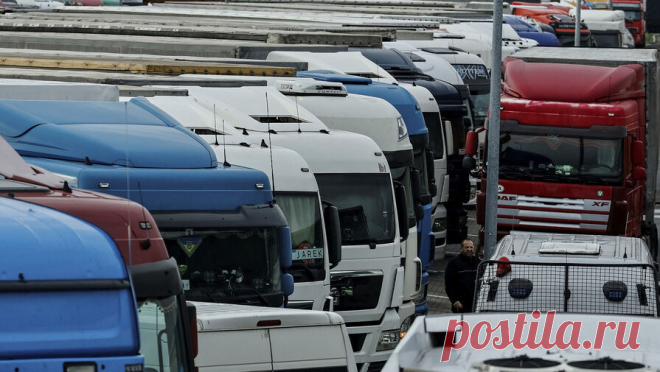 Польша ввела ограничения на проезд границы для ряда украинских дальнобойщиков. Власти Польши ввели ограничения на проезд границы для фур с Украины без разрешения на международные грузовые перевозки. Об этом сообщает пресс-служба Государственной таможенной службы Украины. "С 00:00 1 июля 2024 года польской ...