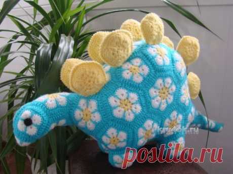 Динозавр из мотивов Африканский цветок, Вязаные игрушки