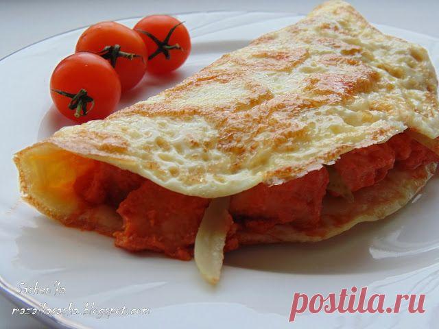 Бризоль с бефстроганоф и маринованными огурчиками