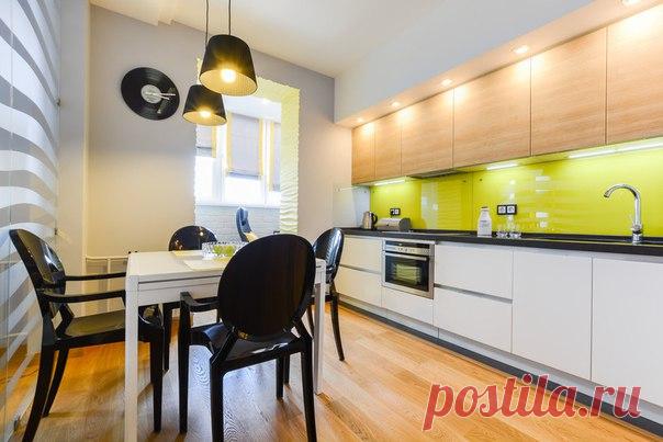 Двухкомнатная квартира с кабинетом на лоджии Контрастная желто-черная отделка и декор преобразили эту двушку в подмосковной новостройке »>