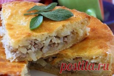 Пирог с картошкой и мясом на скорую руку
Этот рецепт называется быстрым потому, поскольку подготовка пирога занимает совсем немного времени. готовится очень быстро. Рецепт тут https://nk.mirzverushek.ru//kulinarnye-recepty/pirog-s-kartoshkoj-i-myasom-na-skoruyu-ruku/