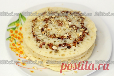 Марокканские блины с шоколадным соусом.