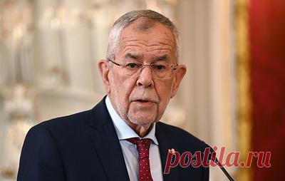 Австрия заявила, что не сможет поставлять оружие Украине. По словам президента страны Александера ван дер Беллена, австрийская военная промышленность находится в заброшенном состоянии "уже десятилетия"