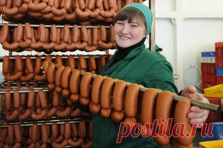 Подложили свинью. Из какого мяса на самом деле делают говяжьи сардельки? - «Life.ru» — информационный портал