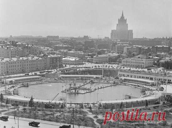 Бассейн 'Москва', 1960 год.