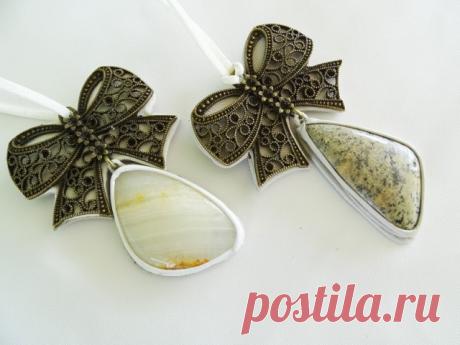 Самоцветы в коже