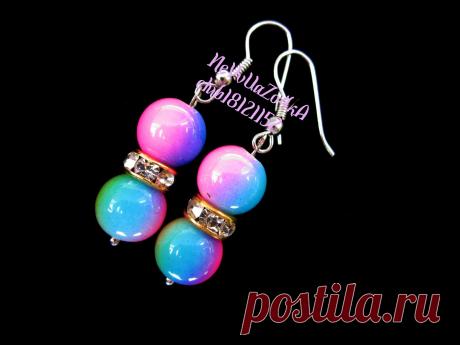 серьги с переходом цвета!очень прикольные и необычные) 
Материал:бусины,металлическая фурнитура под серебро.
цена:160 р.