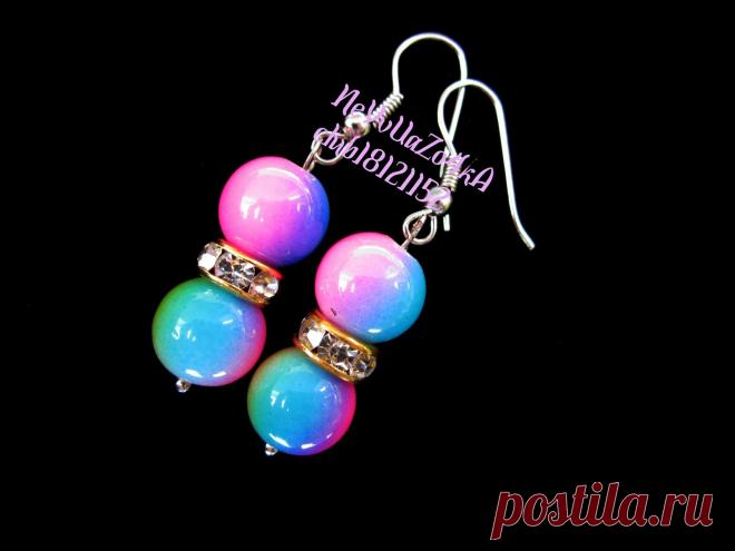 серьги с переходом цвета!очень прикольные и необычные) 
Материал:бусины,металлическая фурнитура под серебро.
цена:160 р.