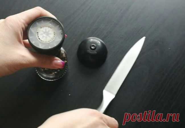 Открываем и заправляем заново одноразовую мельницу для перца