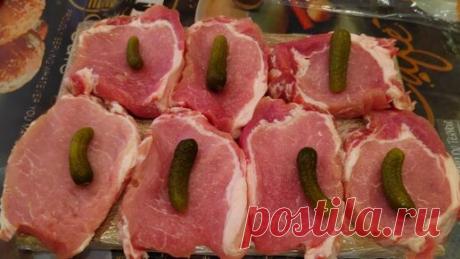 Мясо по-польски в духовке с маринованными огурчиками, это просто объеденье, а не рецепт. | Готовим вкусно с NataLi | Дзен